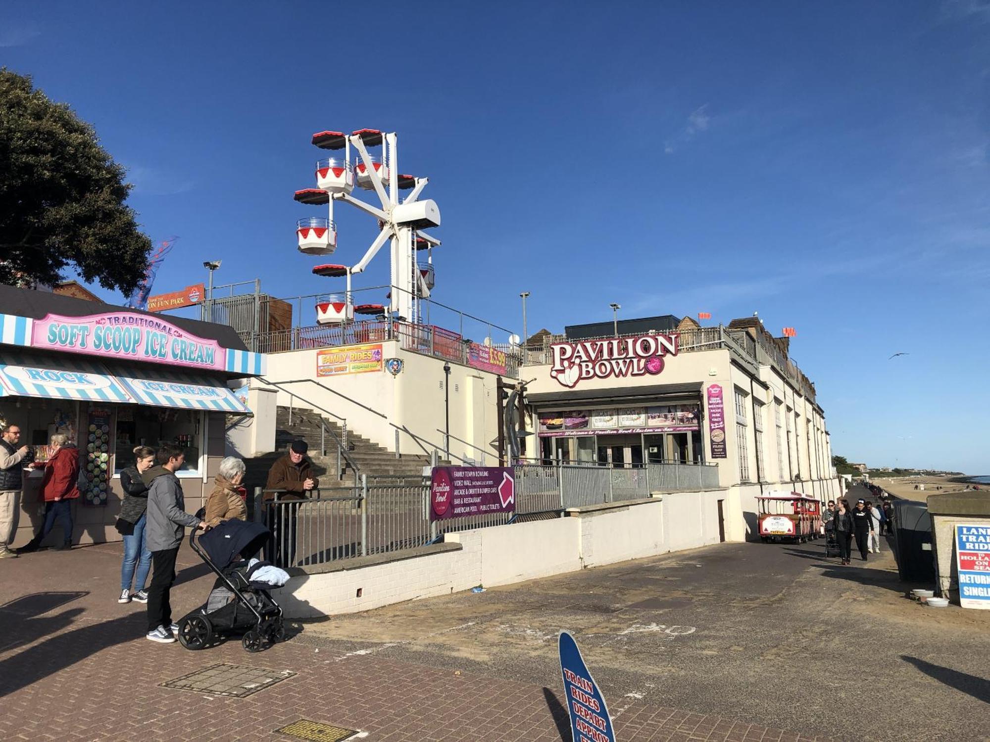 A Wave From It All Great Clacton Buitenkant foto
